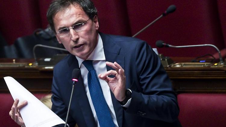 Covid, Boccia: "Sarà autunno difficile"