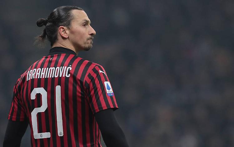 Calcio: allarme Milan, infortunio Ibra in allenamento 