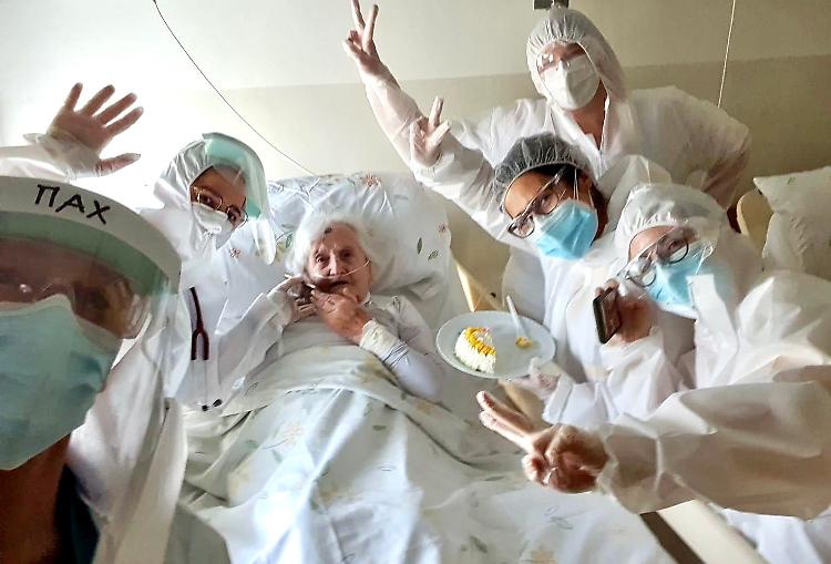 Lucia Ronda, eroina anti Covid a 106 anni