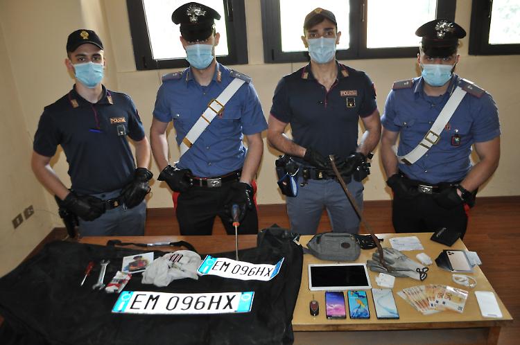 CremonaPo, furto con spaccata al negozio Tim. Un arresto