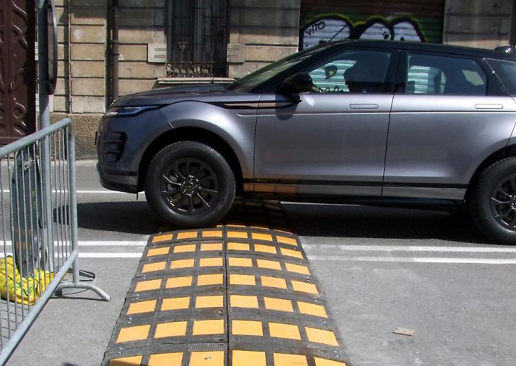«Nuovi dossi oltre alla rotonda. E da settembre sarà solo caos»