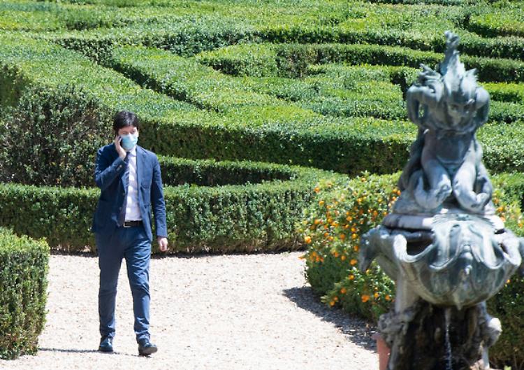 Speranza: firmato un accordo per dosi del vaccino di Oxford