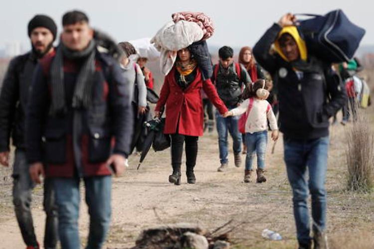 Siria, 'turchi sparano sui migranti, bimbo ucciso'