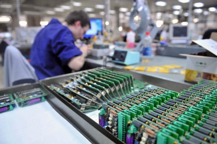 Lavoro, a febbraio -945 mila occupati