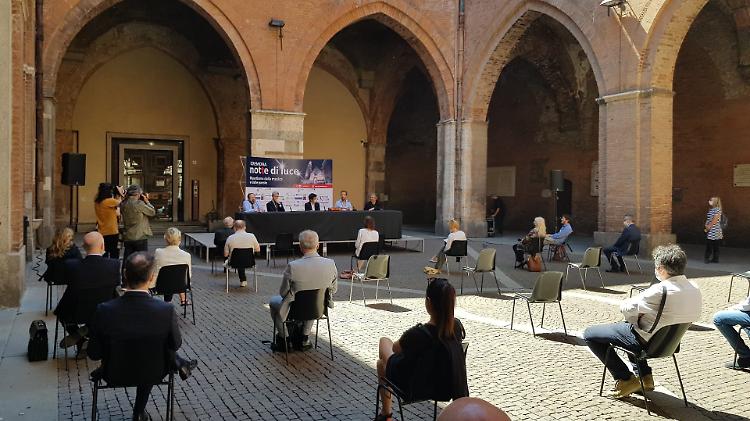 Notte di luce: musica e parole per ripartire dopo l’ombra dell’epidemia