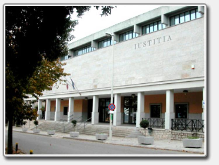 Bimbo segregato, 8 anni a genitori e zia