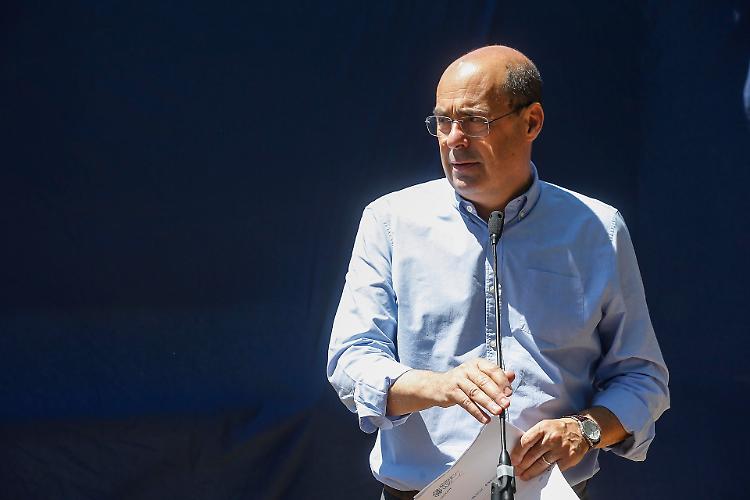 Zingaretti: 'I 15 nati a Cremona sono un simbolo di speranza'