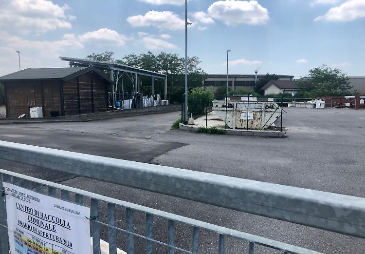  Piazzola ecologica, lotta a due  per il possesso