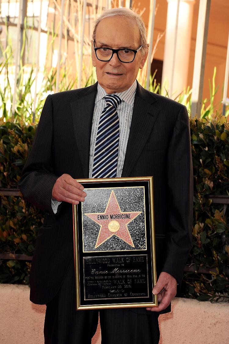 FOTO  Ennio Morricone, addio maestro: la musica è cinema