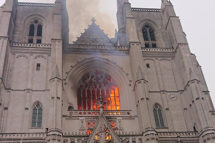 Nantes, volontario confessa incendio alla cattedrale 