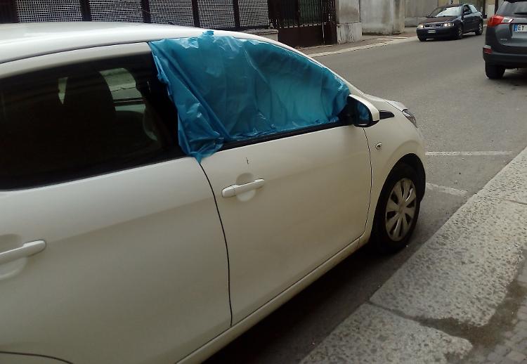 Sindaco e giunta fuori di notte contro i vandali