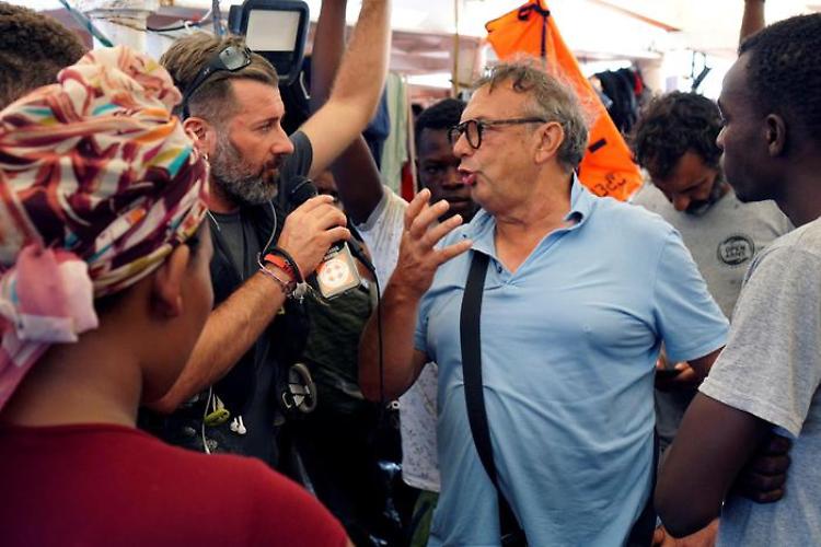  Sindaco Lampedusa: dichiaro io emergenza