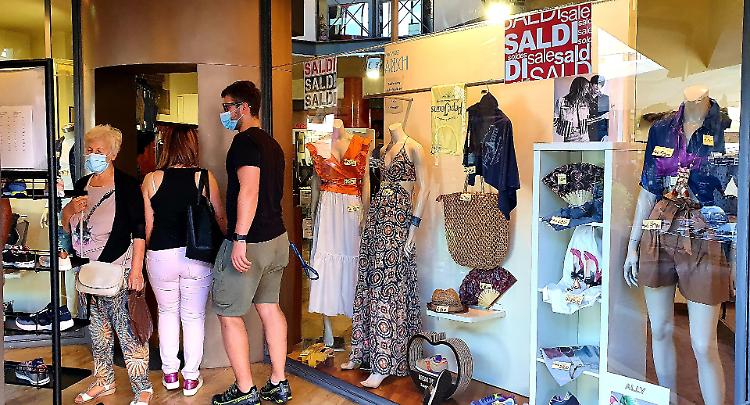 Saldi: scomparsi i timori, subito buoni affari