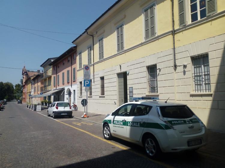 Vaga in stato di semi-incoscienza, soccorsa dai vigili
