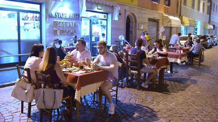 Quattro sere di eventi fra shopping e gastronomia