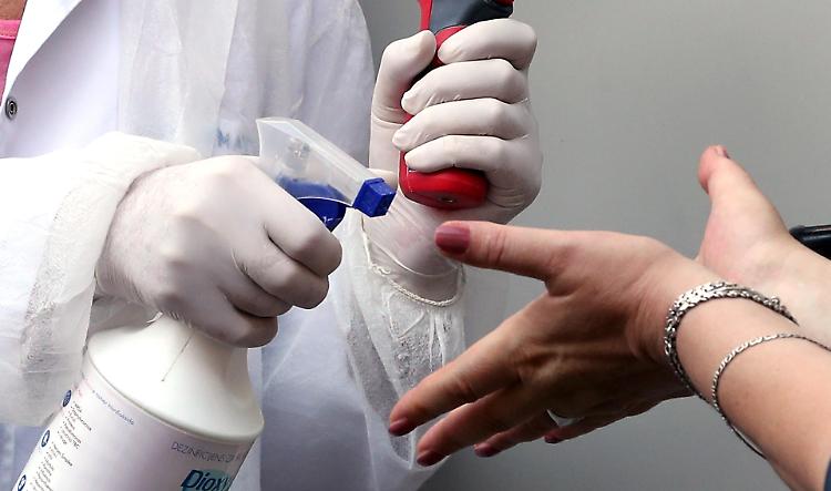 Il 40 % degli italiani fatica a rispettare le regole post Covid