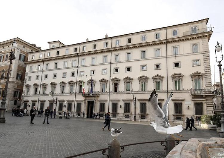 Covid, stop spostamenti tra Regioni fino al 25: ok del Cdm