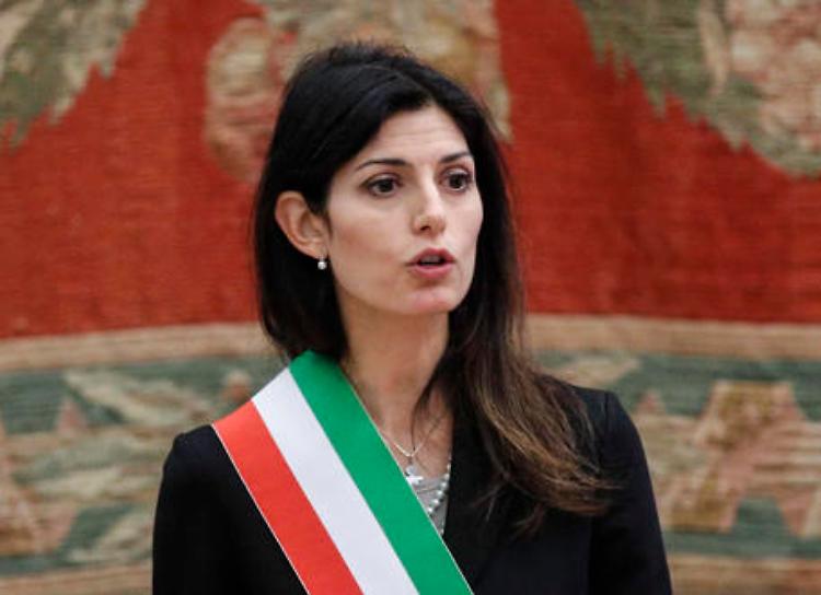 Roma: Raggi, 'vado avanti, mi ricandido'