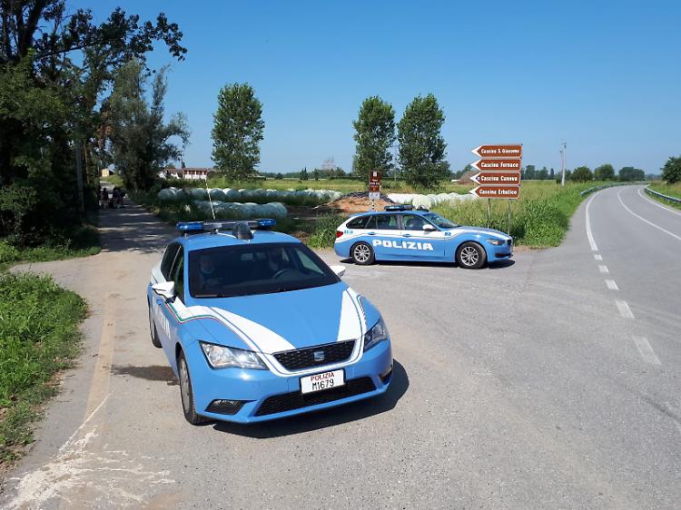 FOTO Rave party lungo l'Adda, controlli delle forze dell'ordine