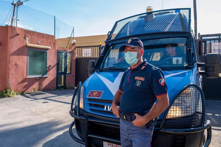 Migranti: il governo ha impugnato l'ordinanza di Musumeci
