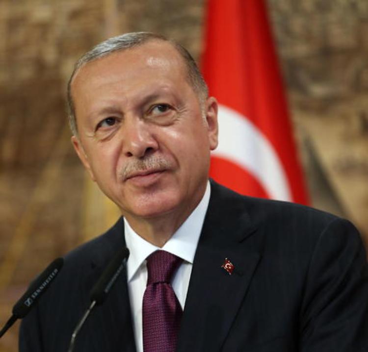 Alta tensione nel Mediterraneo, Erdogan minaccia Atene
