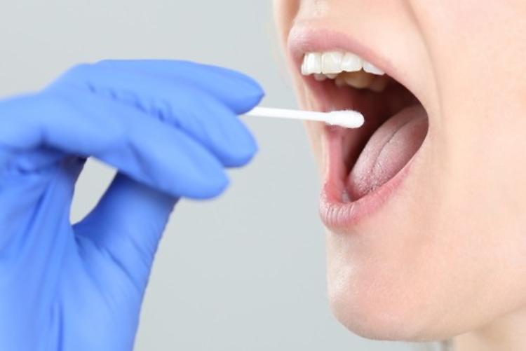 Arriva il test italiano salivare rapido