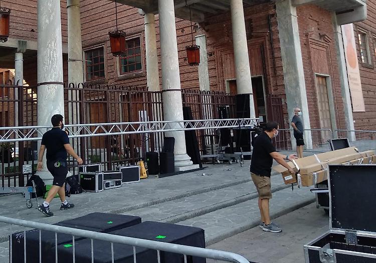 "A Viso aperto", stasera la proiezione dedicata a chi ha affrontato l’emergenza epidemica