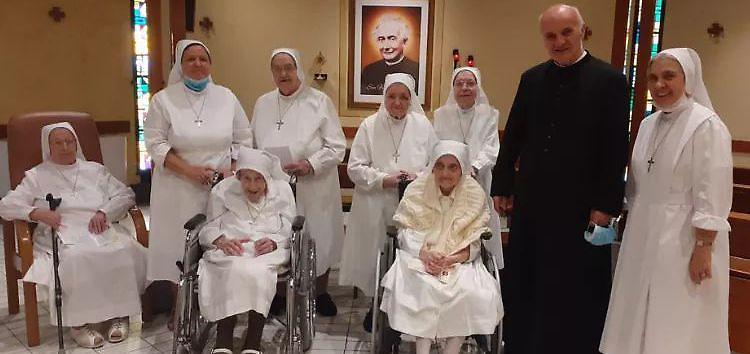 Le Adoratrici in festa  per otto &laquo;sorelle&raquo;