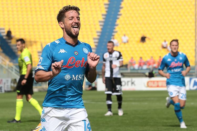 Serie A: il Napoli vince a Parma (0-2) 
