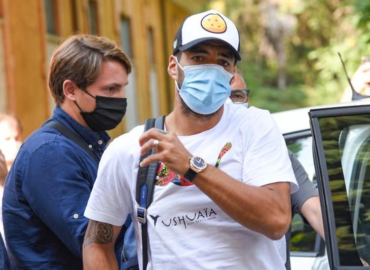 Suarez: esaminatore calciatore patteggia condanna 