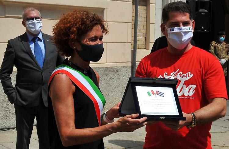 Il Premio Nobel per la pace agli angeli arrivati da Cuba