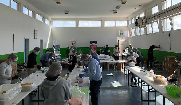  Per lo Zimbabwe 15 mila porzioni di cibo