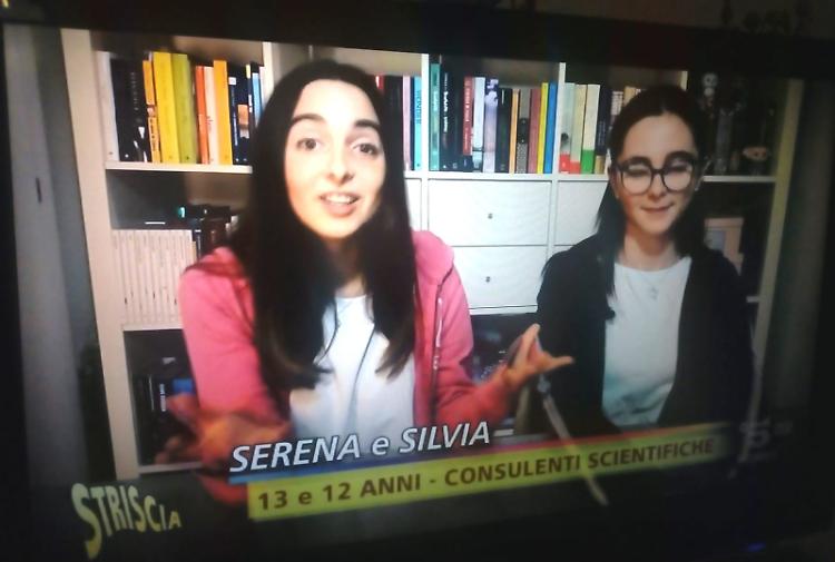 Debutto a Striscia la Notizia per Serena e Silvia Mauri