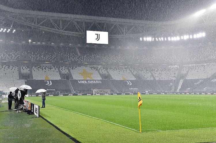 Juventus-Napoli, il giudice sportivo rinvia la decisione