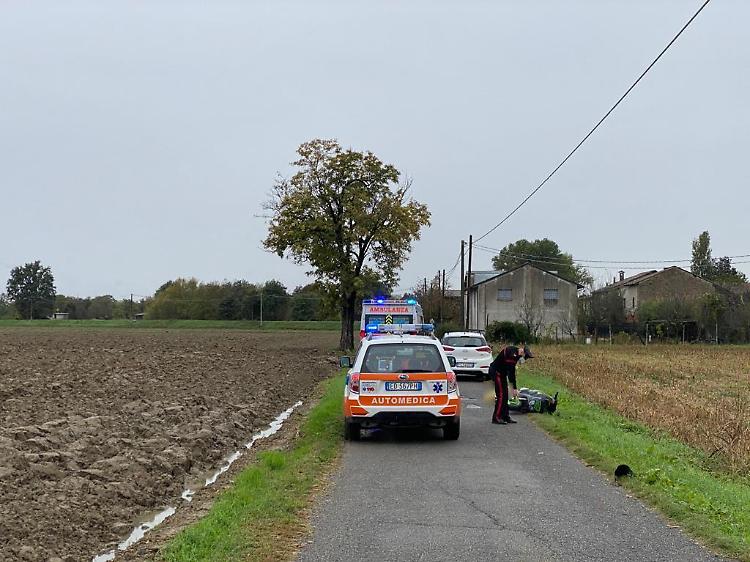Caduta fatale in moto, muore 45enne di Cremona
