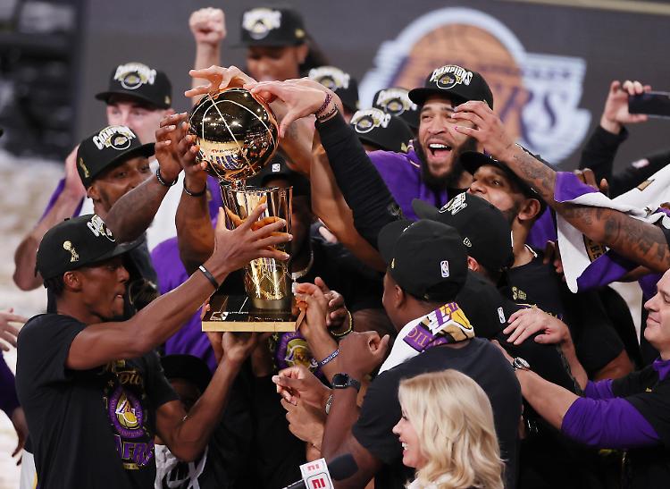 Basket: Nba, Lakers vincono il campionato dopo 10 anni