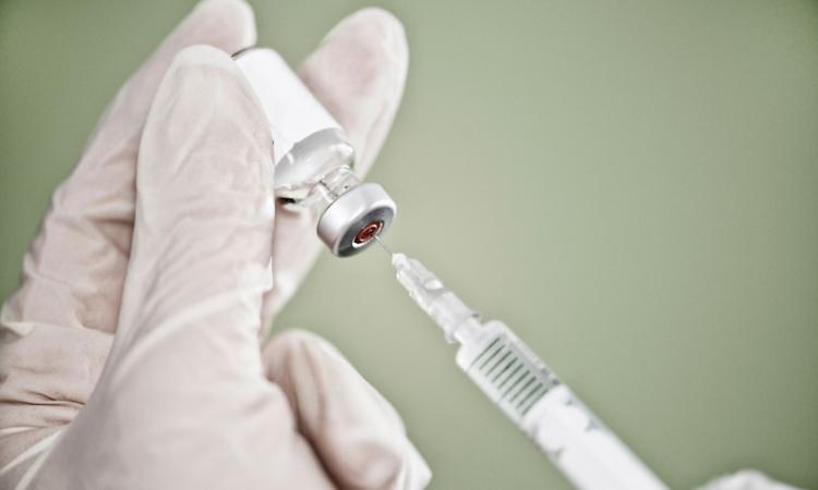 Rinviato il lancio del vaccino Johnson & Johnson in Europa
