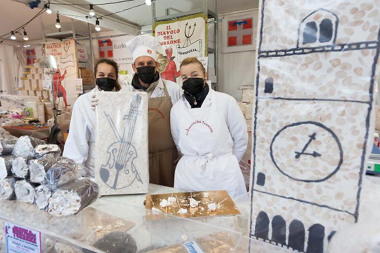 Le immagini del secondo giorno della Festa del Torrone 2020