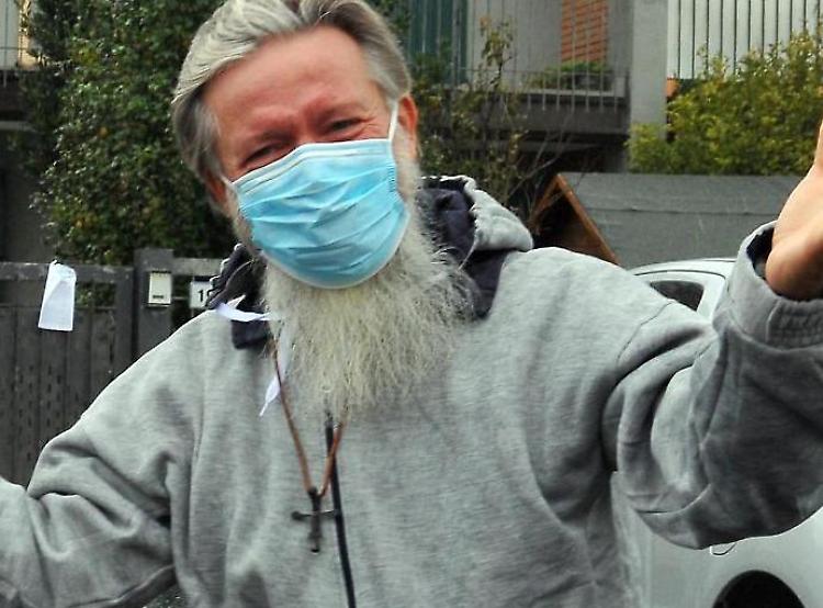 Padre Gigi: «Nei momenti bui, mi ripetevo, tutto questo un giorno finirà»