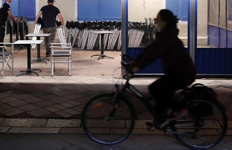 Bar e ristoranti chiusi alle 18, cosa ne pensi?