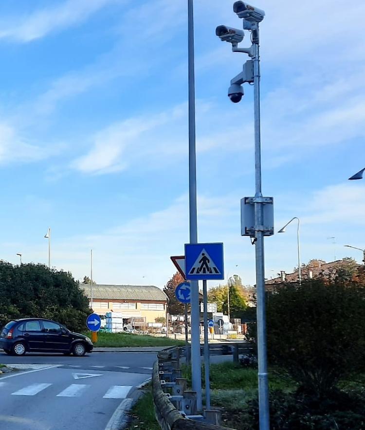 Più telecamere contro vandali e incivili