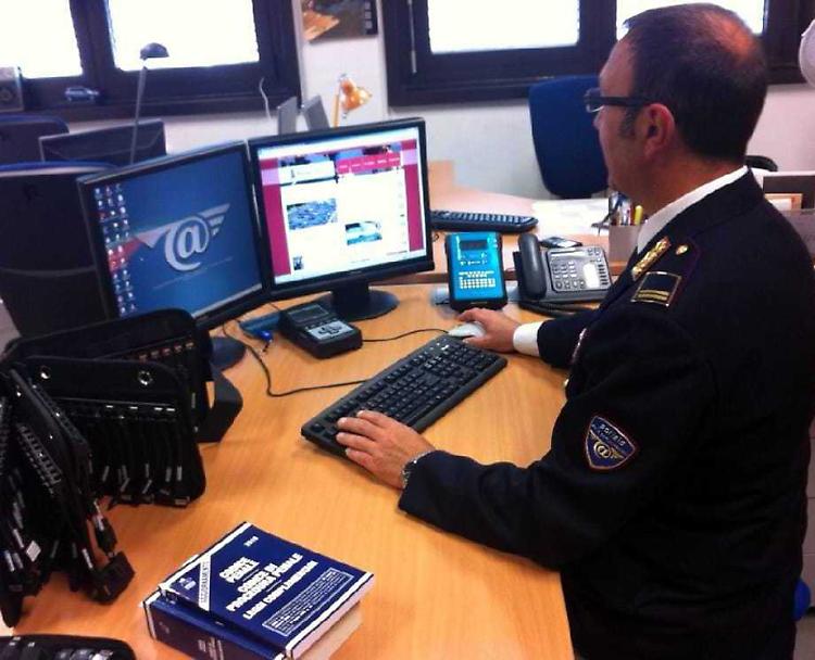Truffa, sito web copiato per rubare dati e soldi