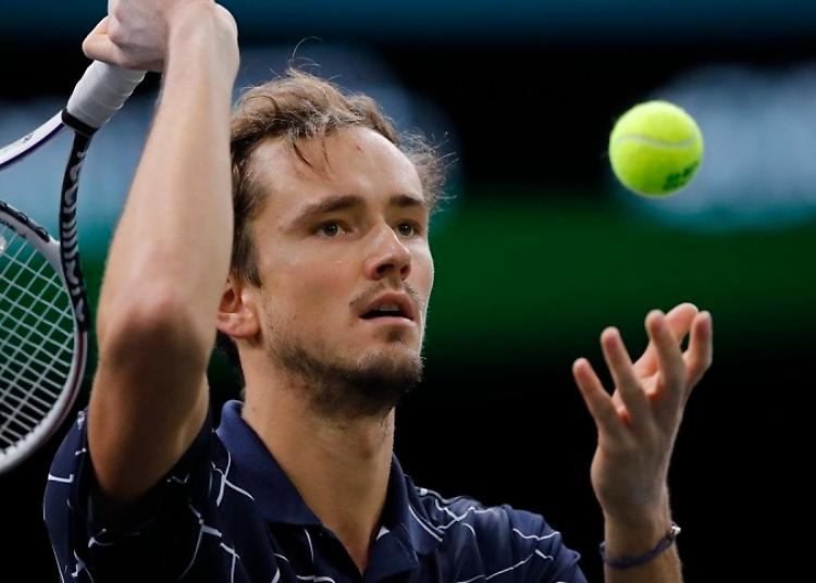 Tennis: Medvedev vince Parigi-Bercy