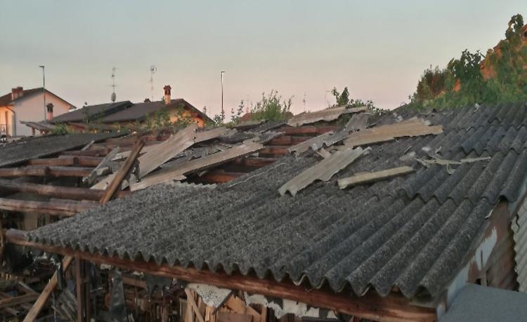 Tromba d’aria,  l’eternit è ancora lì