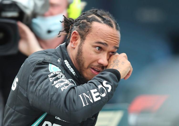 Formula 1, Hamilton positivo al Covid  