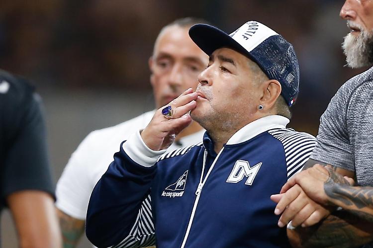 Si è spento Diego Armando Maradona