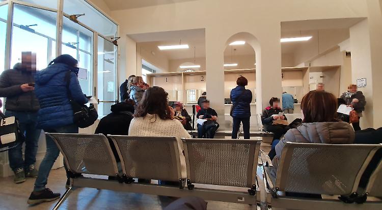 Punto prelievi inadatto: «Serve un’altra sede»