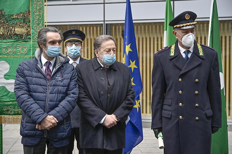 Da Fontana e De Corato riconoscimenti alla Polizia locale