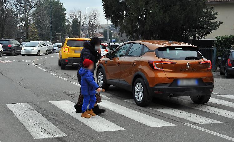 Bimbi a rischio:  «Le strisce non bastano» 