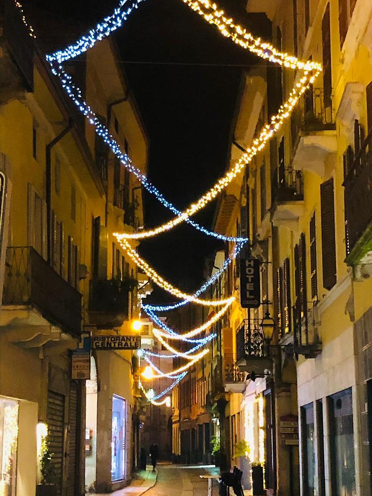 FOTO Le luminarie di Natale riscaldano Cremona